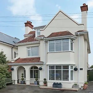 Stourcliffe House Holiday home